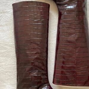 Elegant Croc-Embossed Tall Boots